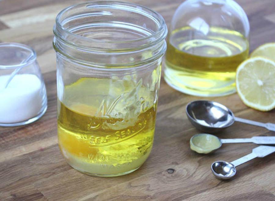 Оливковое масло и оливки майонез. 1 стакан подсолнечного масла